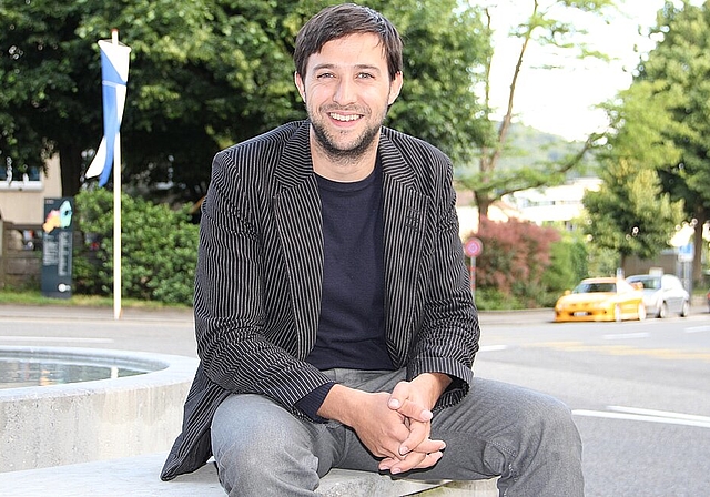 Mike Zettel beim MIO-Brunnen: Etwas weniger Beizlifest an der 68. MIO dafür ein grösseres Kinderprogramm. mim)