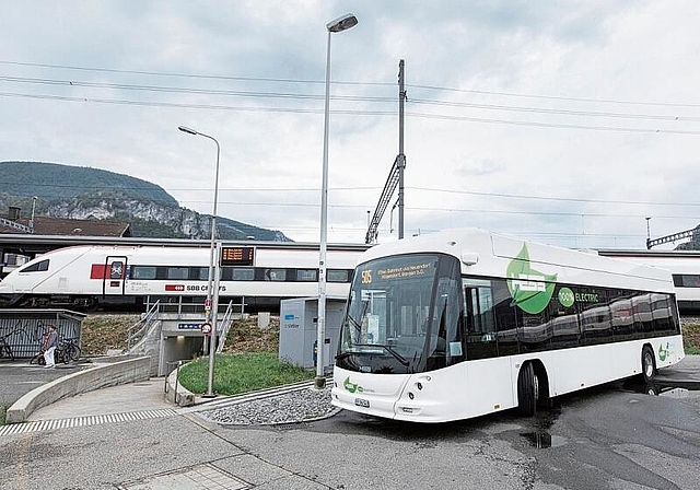 Der elektrisch betriebene Bus des Typs «lighTram®12» stammt aus der Schmiede der Carrosserie Hess AG im solothurnischen Bellach und wird derzeit auf der Linie 505 intensiv getestet. (Bild: ZVG)