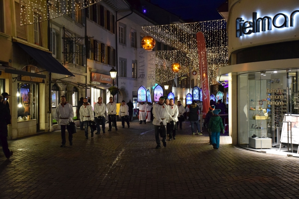 Auch in diesem Jahr werden die Treichel-Träger den St. Nikolaus wieder lautstark ankündigen und die Iffelen-Träger den Weg beleuchten. (Bild: ZVG)
