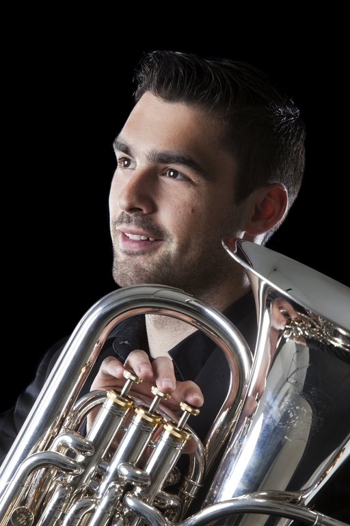 Am Sonntag, 3. Juni spielt der Oltner Euphonist Fabian Bloch im Duo «Euphorimba» ein Konzert mit seinem welschen Kollegen.... (Bild: ZVG)
