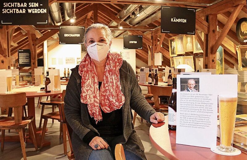 Luisa Bertolaccini, die Museumsleiterin des Historischen Museums, hat gemeinsam mit ihrem Team die Beiz konzipiert und zeigt damit die Entwicklung der Frau in der Gesellschaft auf. (Bild: mim)
