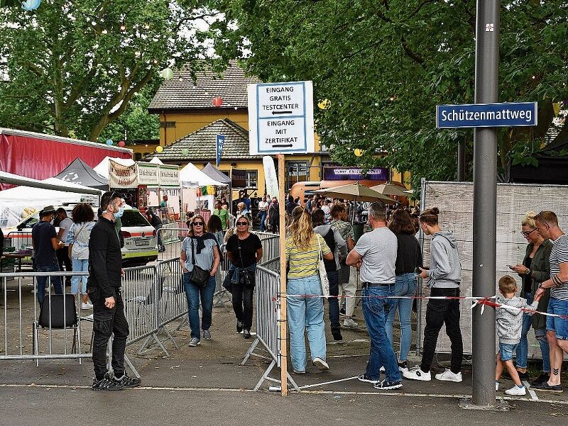 Geimpft, getestet oder genesen: Zutritt zum Gelände bekam nur, wer das mit Zertifikat nachweisen konnte.
