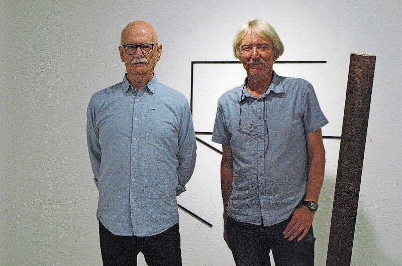 Langjährige Freunde: Der Präsident des Kunstvereins Olten, Christof Schelbert (rechts), zusammen mit dem ausstellenden Künstler Jean Mauboulès.
