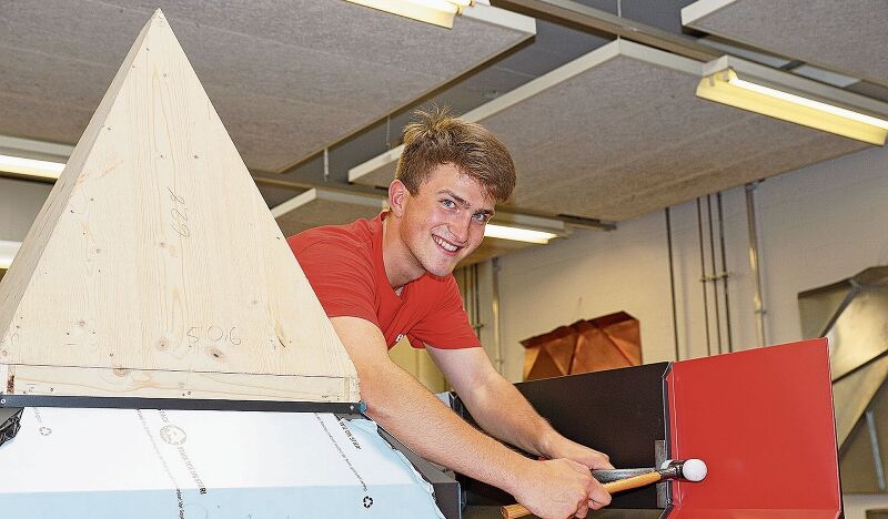 Der Lostorfer EuroSkills-Teilnehmer Sandro Hagmann bereitet sich sehr intensiv auf die Aufgabe in Graz vor. (Bilder: Achim Günter)