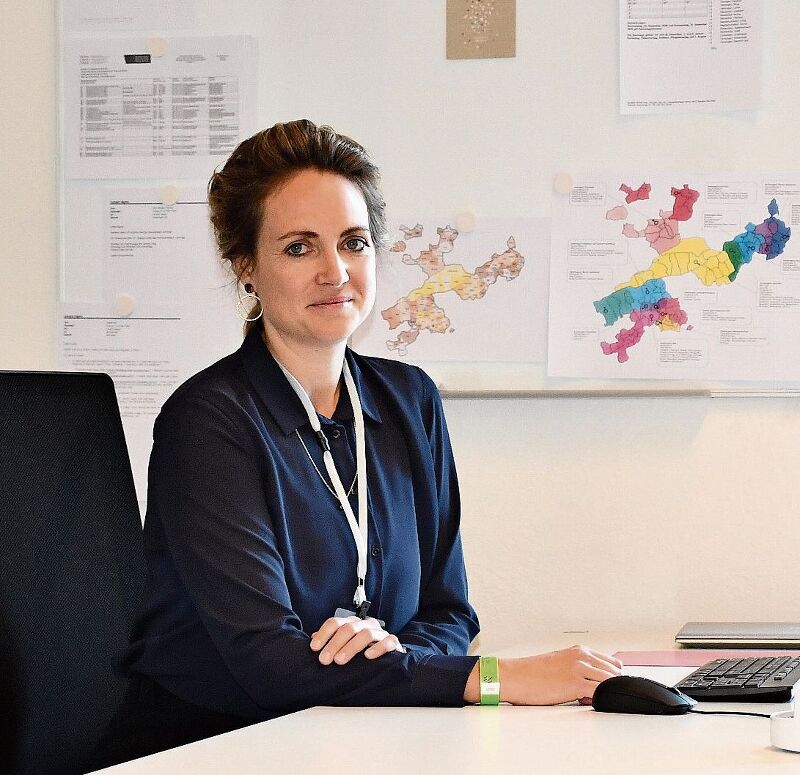 Agota Lavoyer, die Leiterin der neuen Beratungsstelle Opferhilfe, an ihrem Schreibtisch in den Räumlichkeiten im Oltner Gerolag Center. (Bilder: Franz Beidler)
