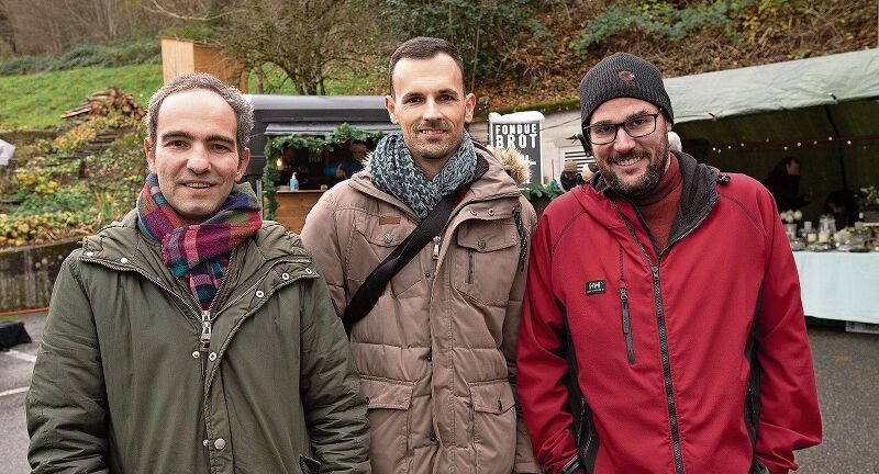 Jan Klauser aus Unterägeri, Luca Gall aus Oftringen und François Burgener aus Luzern (v.l.) genossen gemeinsam die weihnachtliche Stimmung.
