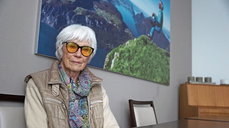 Elisabeth Häubi reiste 1946 als zwölfjähriges Mädchen alleine aus dem kriegsversehrten Österreich auf einer beschwerlichen Zugfahrt in die Schweiz – für einen Erholungsurlaub für geschwächte Kinder. 1953 wurde sie in der Schweiz heimisch. (Bild: Achim Günter)