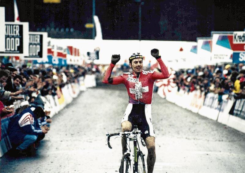 Der grosse Moment: Dieter Runkels Zieldurchfahrt bei seinem Triumph an der Radquer-WM in Eschenbach. (Bilder: ZVG)
