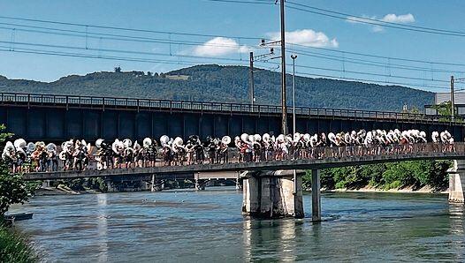 Auf dem Gäubahnsteg. (Bild: Manuel Oetiker)