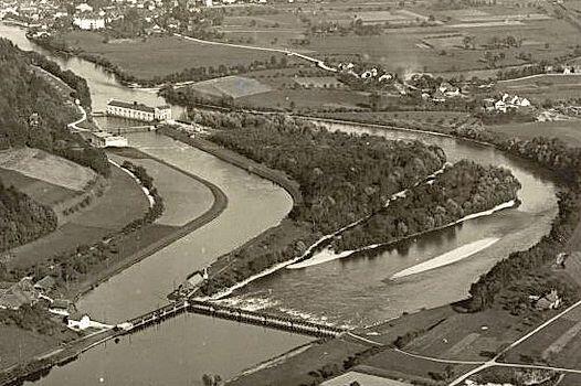 Durch den Oberwasserkanal entstand bei Ruppoldingen eine Aareinsel.
Das Maschinenhaus des Kraftwerks Ruppoldingen stand parallel zum Flusslauf, so dass kein Unterwasserkanal benötigt wurde. (Bilder: ZVG; Marlis Keller, Rickenbach)
Das weiterverwendete Couvert des EWOA mit dem Stempel der neuen Firma Atel.
Casimir von Arx.