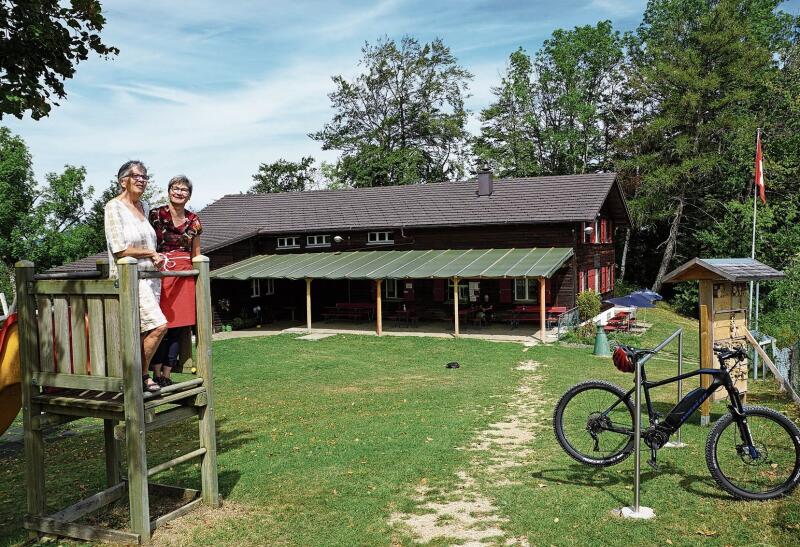 Das Naturfreundehaus auf der Rumpelweid ist ein beliebter Verweilplatz für Wanderer und Biker. (Bilder: Achim Günter)
