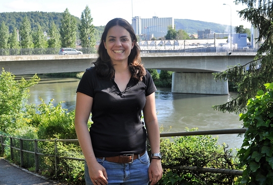 Helen Rutishauser setzt sich als kantonale Fledermausschutz-Beauftragte für die Förderung und Erhaltung der Fledertiere ein, beispielsweise mit Kästen an der Rankwogbrücke in der Region Olten. (Bild: vwe)
Helen Rutishauser setzt sich als kantonale Fledermausschutz-Beauftragte für die Förderung und Erhaltung der Fledertiere ein, beispielsweise mit Kästen an der Rankwogbrücke in der Region Olten. (Bild: vwe)