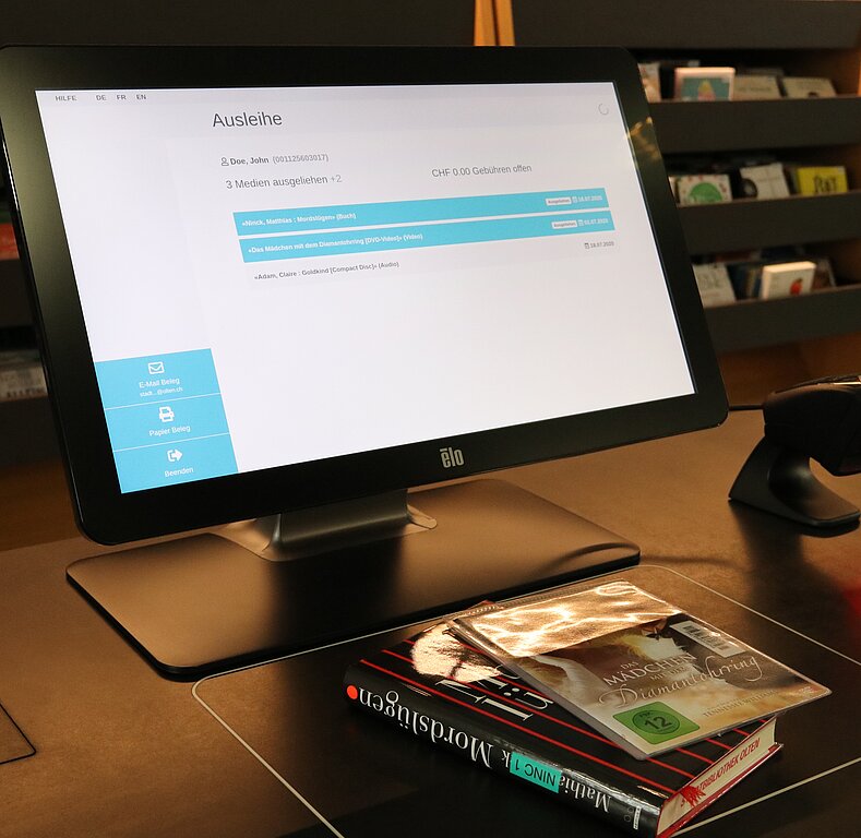 Medien auf den Bereich vor dem Computer legen. Titel werden erkannt und ohne weiteren Schritt angezeigt. (Bild: mim)
